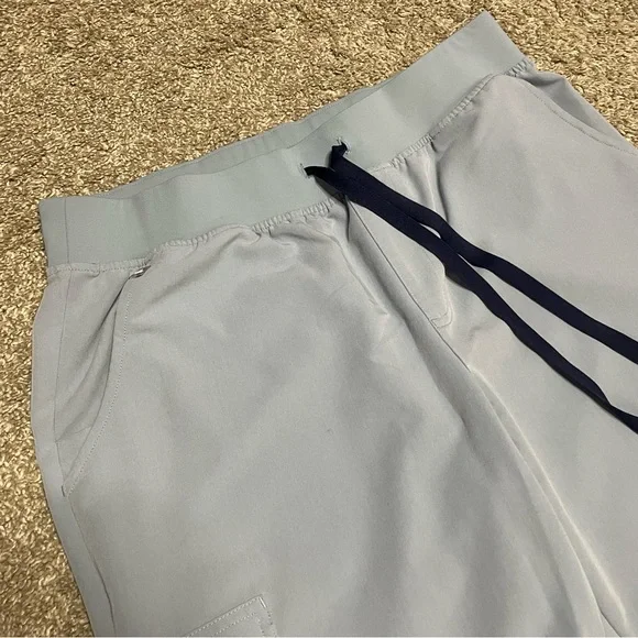 Women’s Figs Scrub Set Catarina/Zamora Joggers Size L - Picture 7 of 9